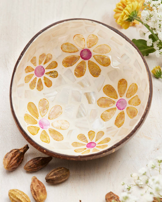 Coconut Bowl decotaed with shells in a daisy formation